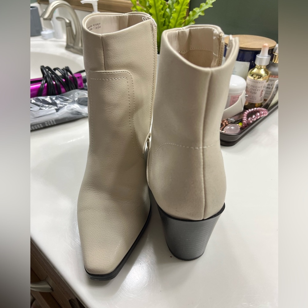 Elora western ankle boot